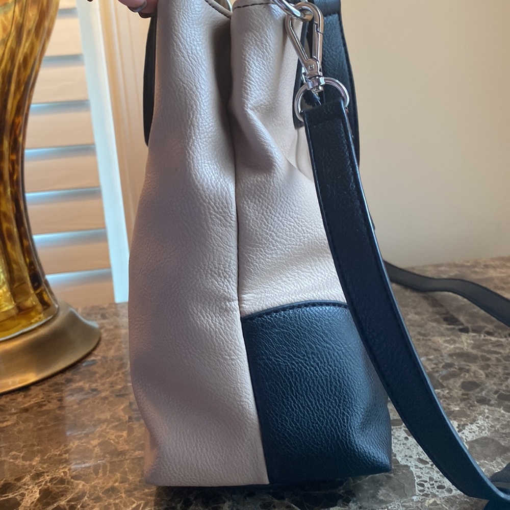 Nine West Large Capcity Satchel Bag - Picture 8 of 12